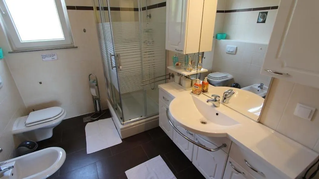 Apartments Grozdanic Sveti Vid-Miholjice Guest house