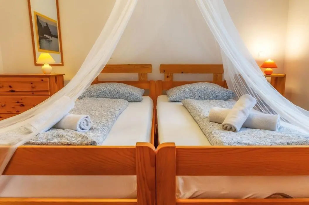 Guest house Apartments Grozdanic Sveti Vid-Miholjice Croatia