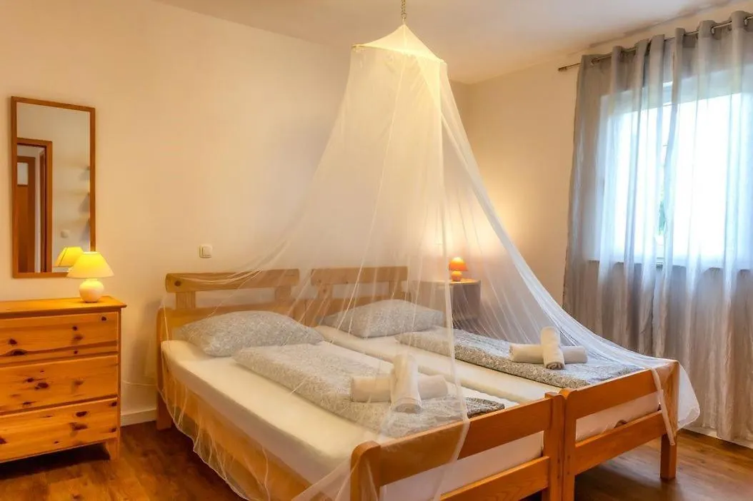 Apartments Grozdanic Sveti Vid-Miholjice