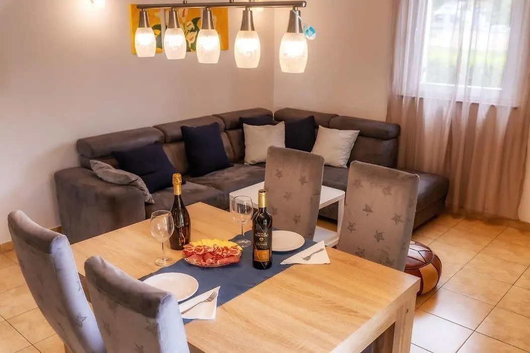 Apartments Grozdanic Sveti Vid-Miholjice 0*,  Croatia