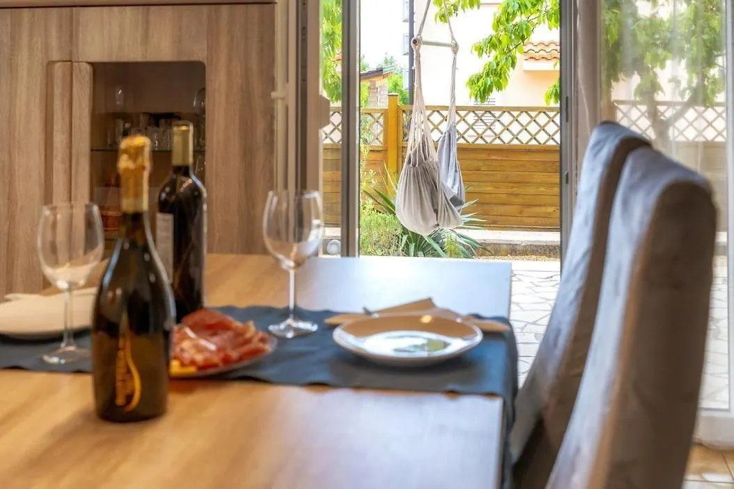 Apartments Grozdanic Sveti Vid-Miholjice