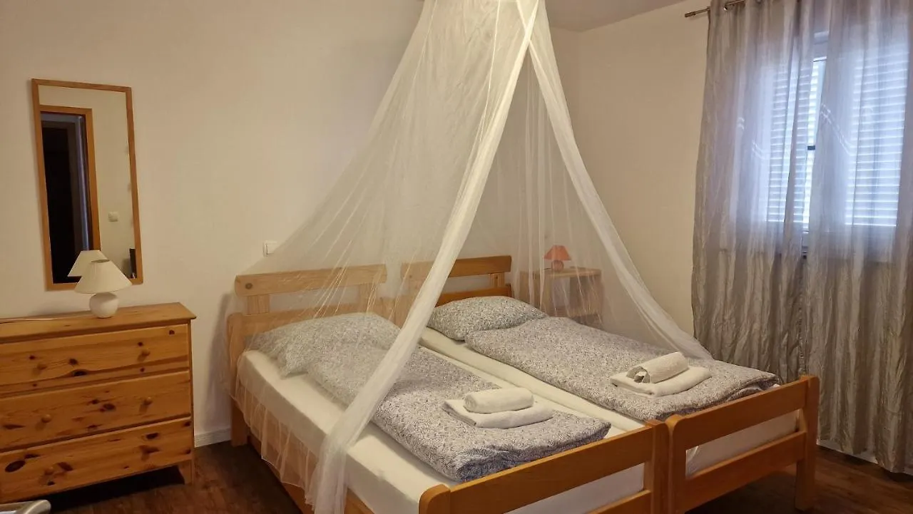Guest house Apartments Grozdanic Sveti Vid-Miholjice
