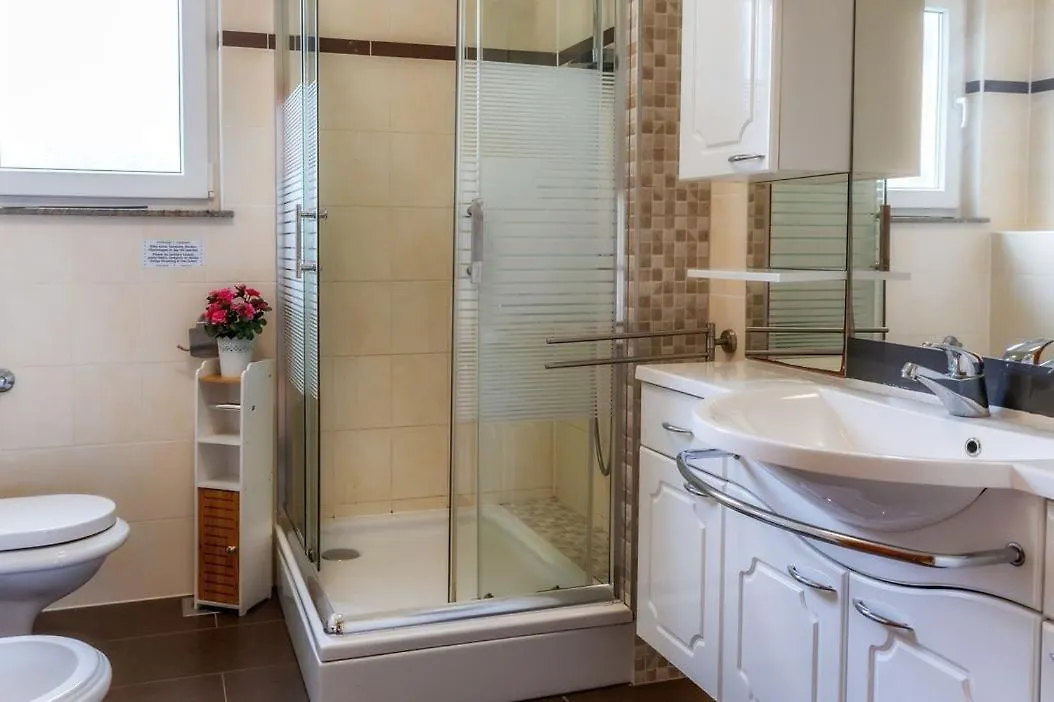 Apartments Grozdanic Sveti Vid-Miholjice