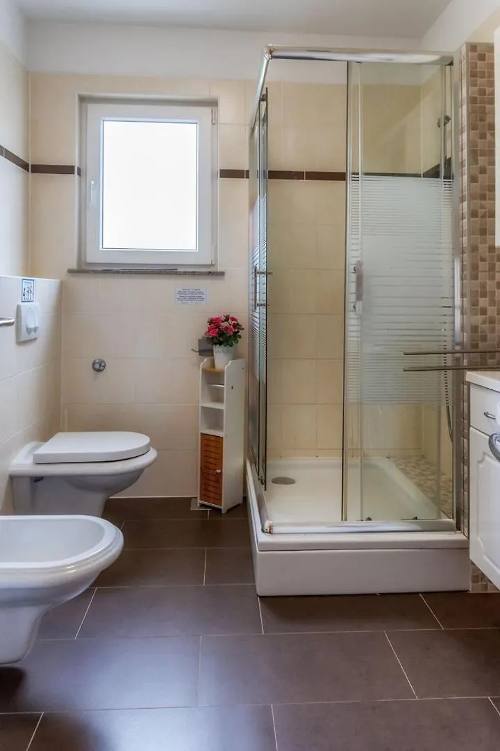 Apartments Grozdanic Sveti Vid-Miholjice 0*,